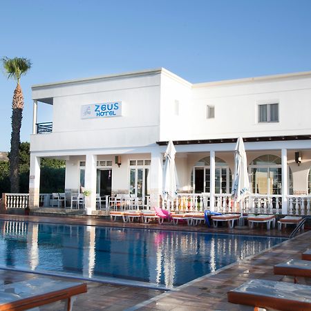 Zeus Hotel Кефалос Екстериор снимка